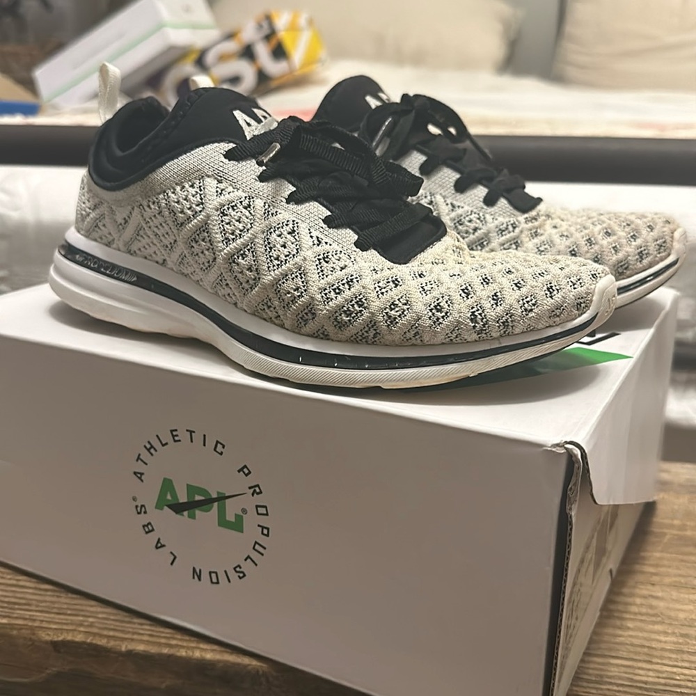APL running sneakers-women’s